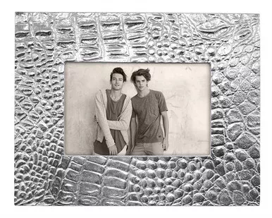 Croc 4 x 6 Frame by Mariposa